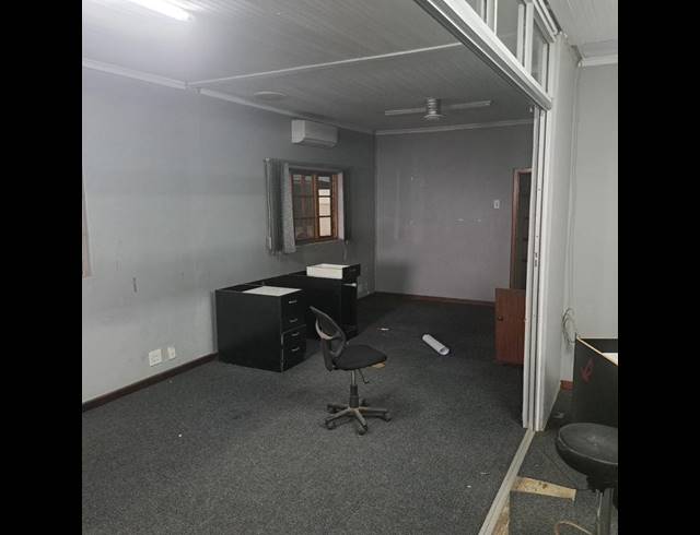 INDUSTRIAL PROPERTY TO RENT IN NORTH END